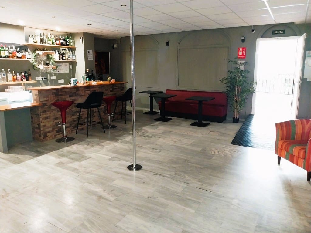 Restaurant/Bar for sale in Fuengirola - € 34,950 (Ref: 9487181)