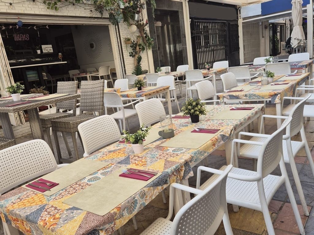 Restaurant/Bar for sale in Fuengirola - € 37,950 (Ref: 9487183)