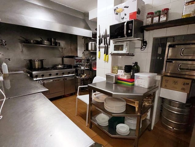 Restaurant/Bar til salgs i Fuengirola - € 74 950 (Ref: 9487183)