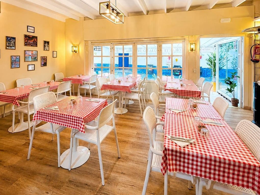Restaurant/Bar til salgs i Fuengirola - € 74 950 (Ref: 9487183)