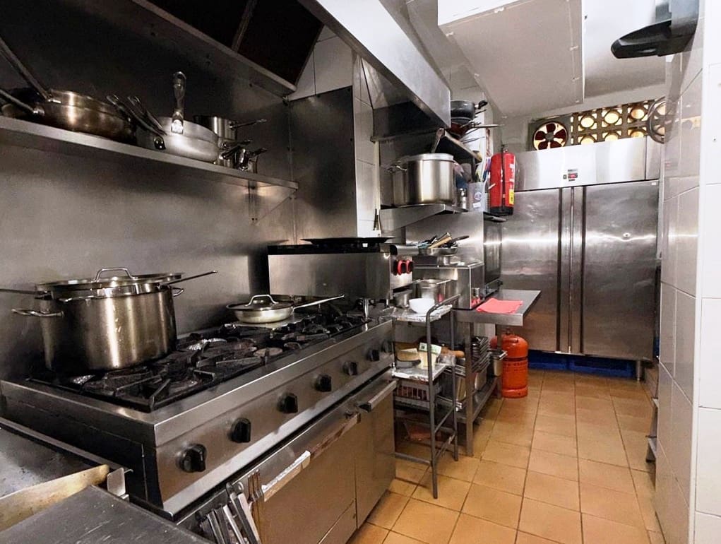 Restaurant/Bar til salgs i Fuengirola - € 74 950 (Ref: 9487183)