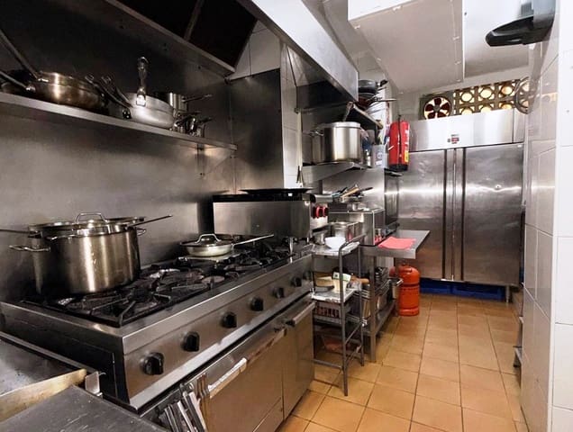 Restaurant/Bar til salgs i Fuengirola - € 74 950 (Ref: 9487183)