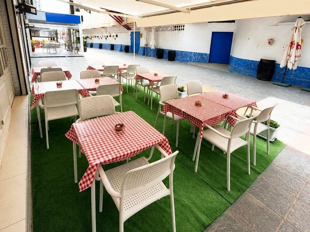 Restaurant/Bar til salgs i Fuengirola - € 74 950 (Ref: 9487183)