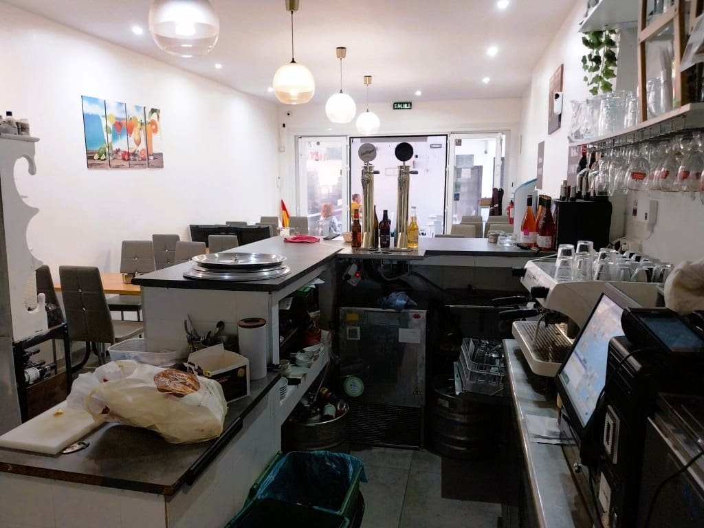 Restaurant/Bar for sale in Fuengirola - € 39,950 (Ref: 9487185)