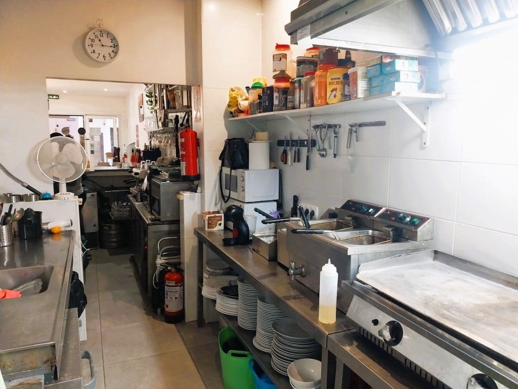 Restaurant/Bar for sale in Fuengirola - € 39,950 (Ref: 9487185)