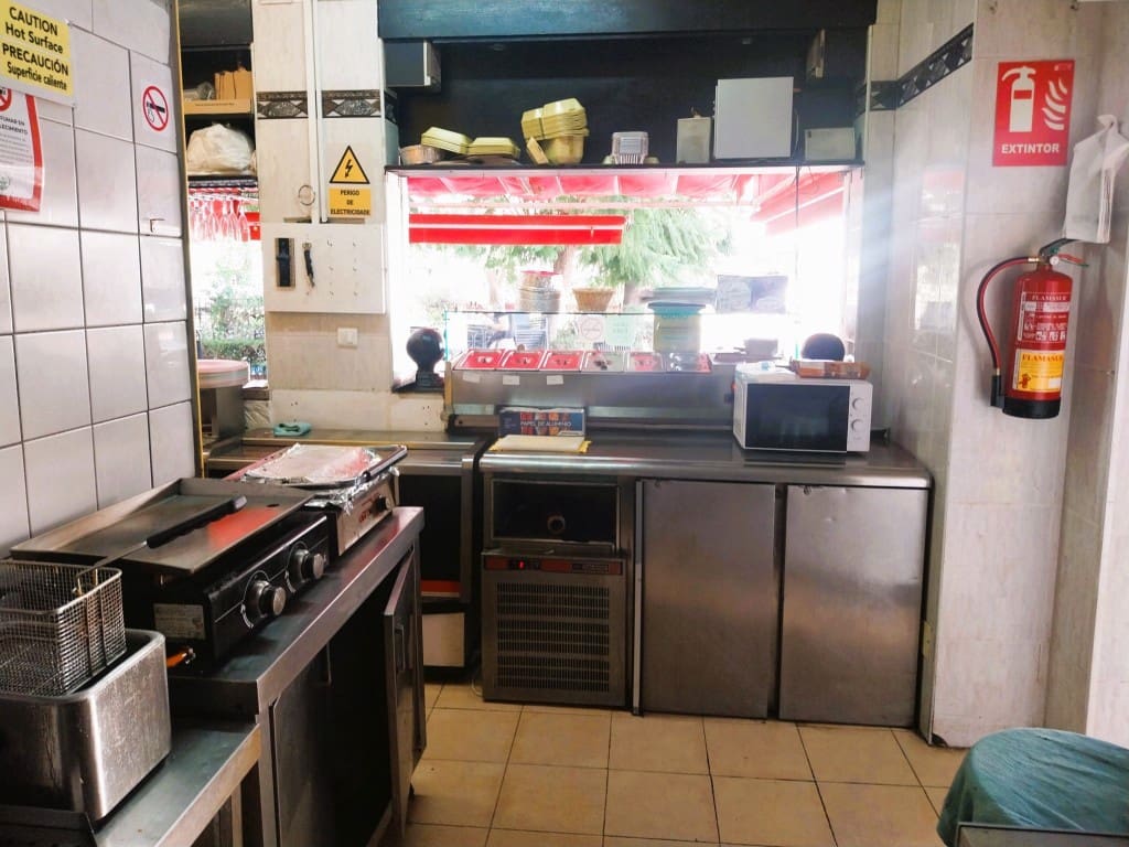 Restaurant/Bar for sale in Benalmadena - € 44,950 (Ref: 9489689)