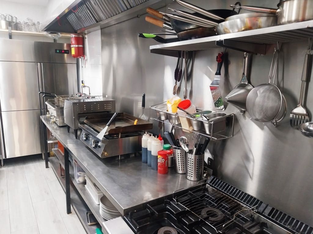 Restaurant/Bar til salgs i Benalmadena - € 34 950 (Ref: 9489745)