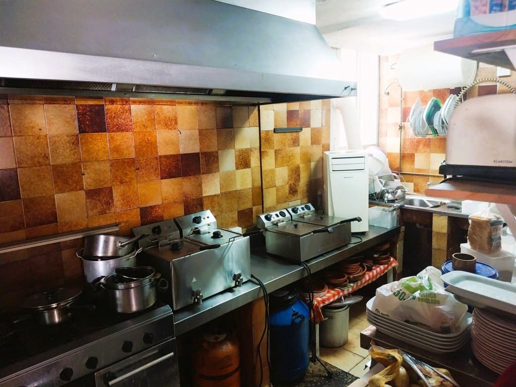 Ravintola/baari myytävänä paikassa Torremolinos - 32 950 € (Ref: 9489897)