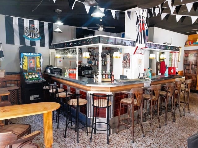 Ravintola/baari myytävänä paikassa Torremolinos - 32 950 € (Ref: 9489897)
