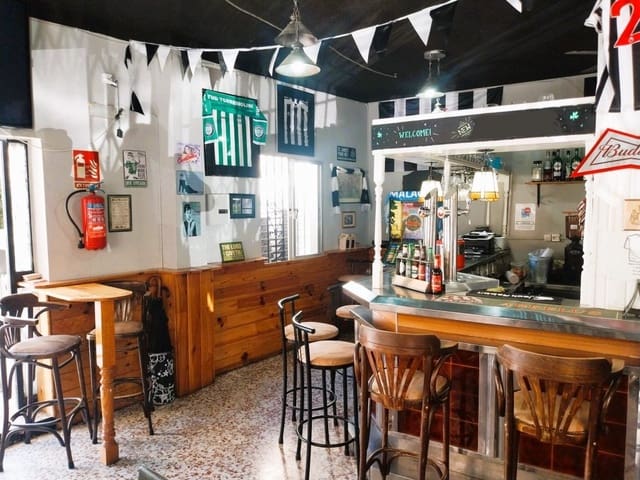 Ravintola/baari myytävänä paikassa Torremolinos - 32 950 € (Ref: 9489897)