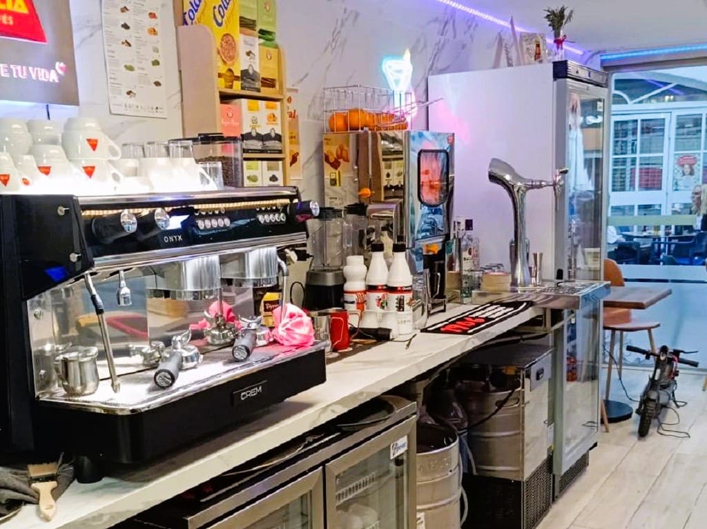 Ravintola/baari myytävänä paikassa Torremolinos - 34 950 € (Ref: 9489943)