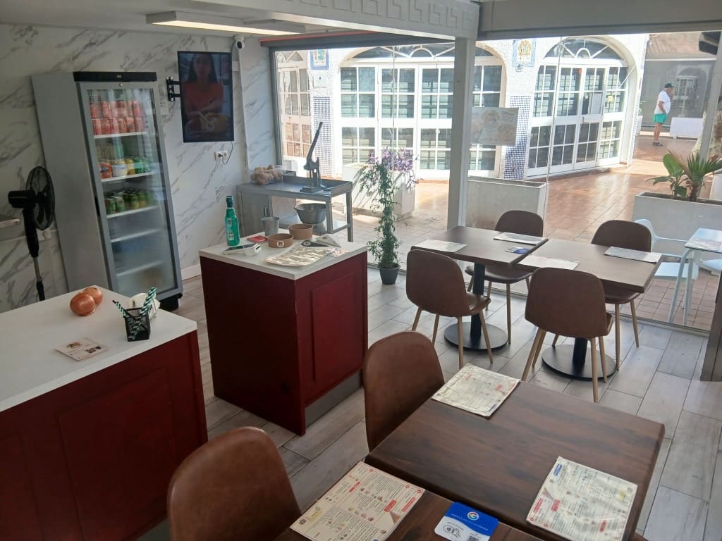 Restaurant/Bar til salgs i Torremolinos - € 32 950 (Ref: 9489943)