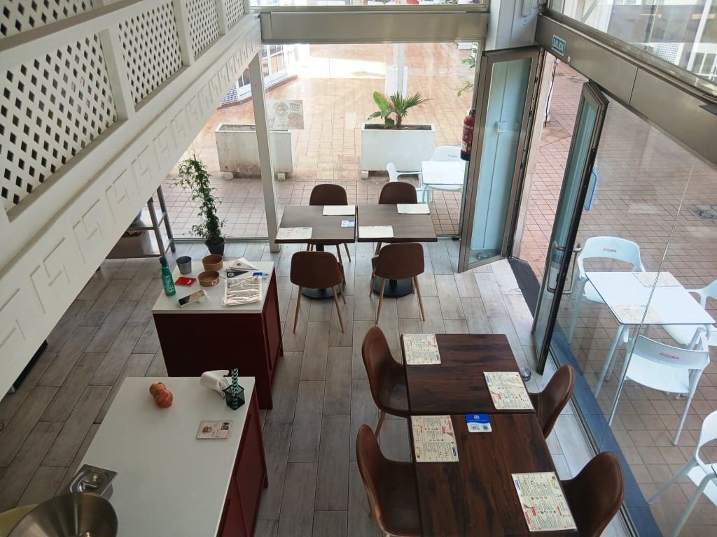 Restaurant/Bar til salgs i Torremolinos - € 32 950 (Ref: 9489943)