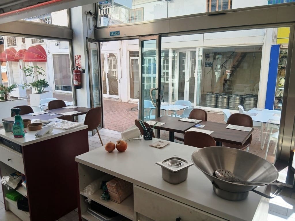 Restaurant/Bar til salgs i Torremolinos - € 32 950 (Ref: 9489943)
