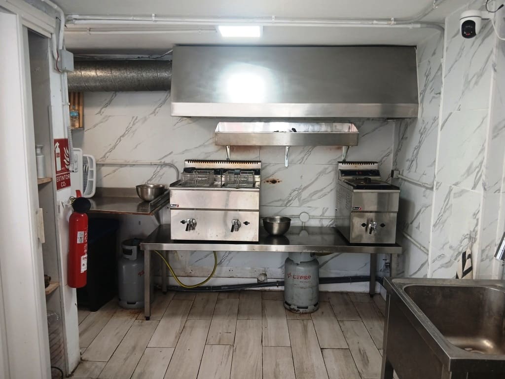 Restaurant/Bar til salgs i Torremolinos - € 32 950 (Ref: 9489943)