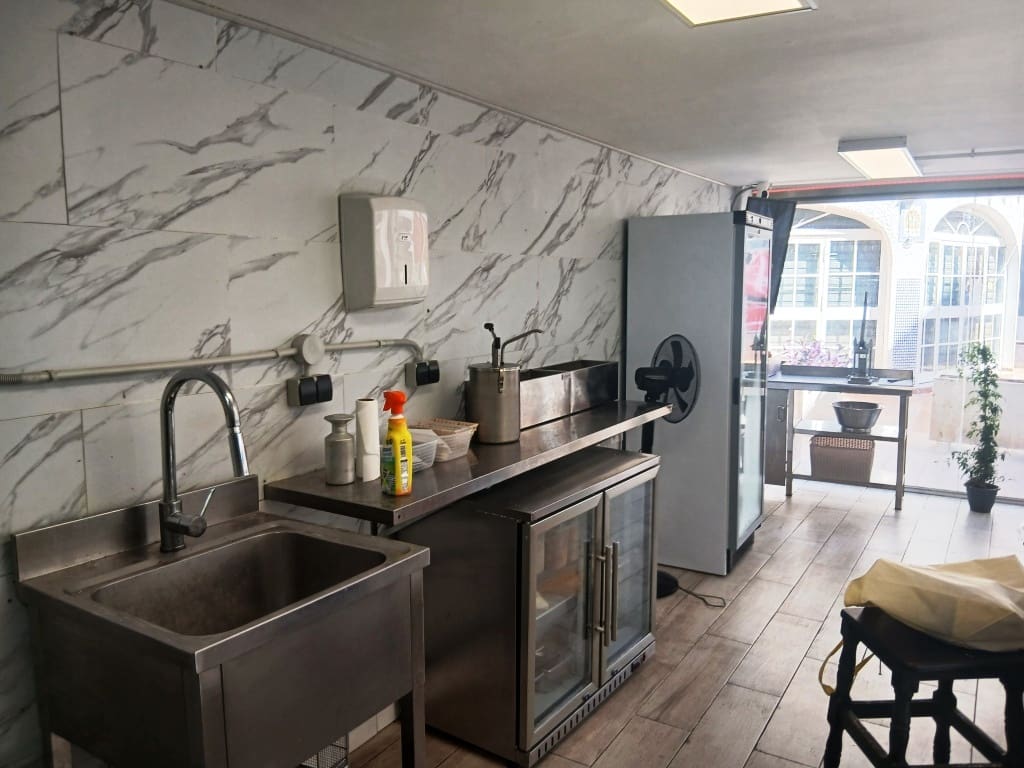 Restaurant/Bar til salgs i Torremolinos - € 32 950 (Ref: 9489943)