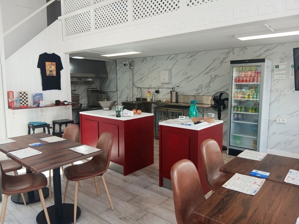 Restaurant/Bar til salgs i Torremolinos - € 32 950 (Ref: 9489943)