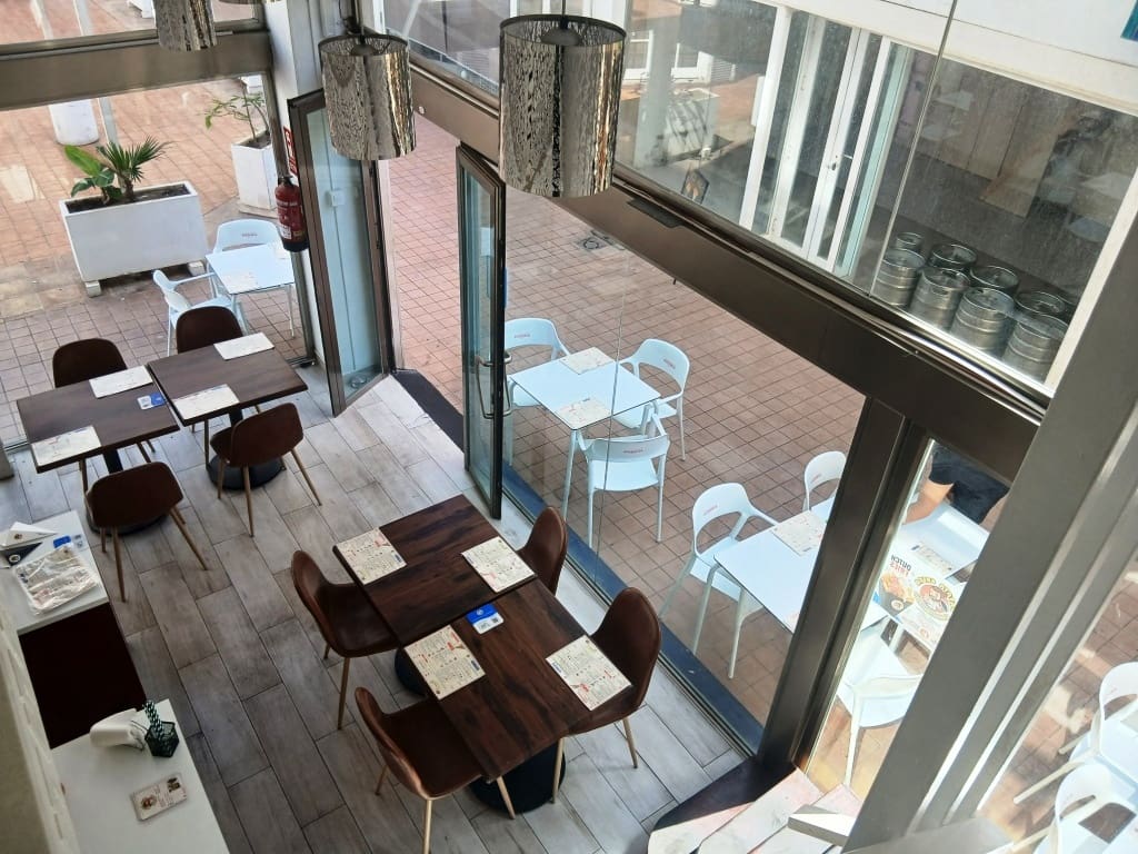 Restaurant/Bar til salgs i Torremolinos - € 32 950 (Ref: 9489943)