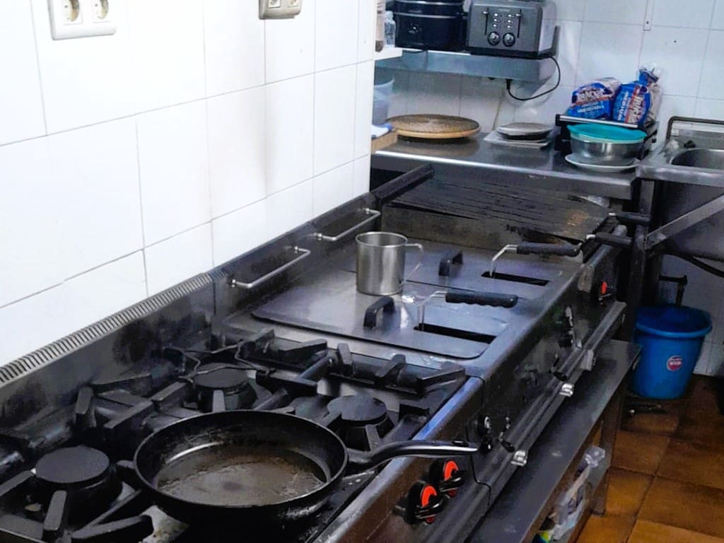 Restaurant/Bar til salg i Torremolinos - € 64.950 (Ref: 9489945)