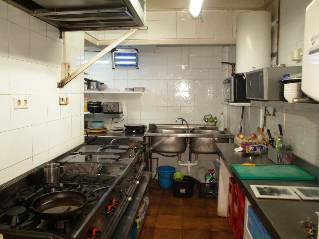 Restaurant/Bar til salg i Torremolinos - € 64.950 (Ref: 9489945)