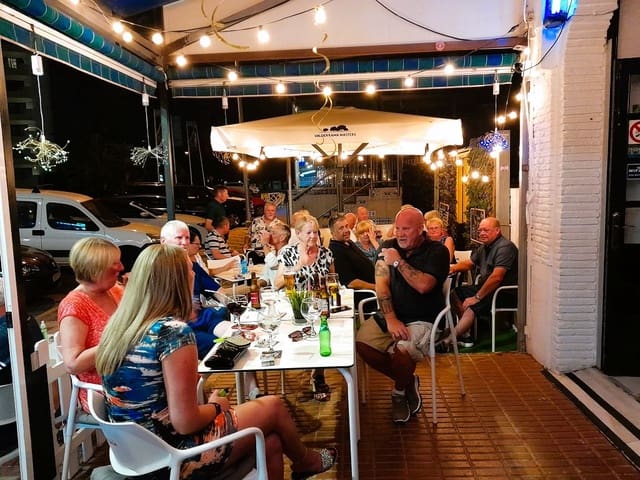 Restaurant/Bar til salg i Torremolinos - € 64.950 (Ref: 9489945)