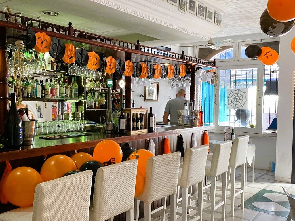 Restaurant/Bar til salg i Torremolinos - € 64.950 (Ref: 9489945)