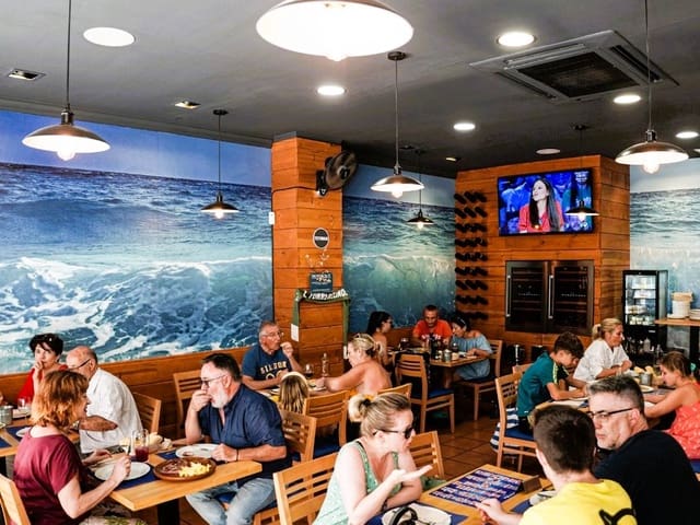 Ravintola/baari myytävänä paikassa Torremolinos - 99 950 € (Ref: 9489947)