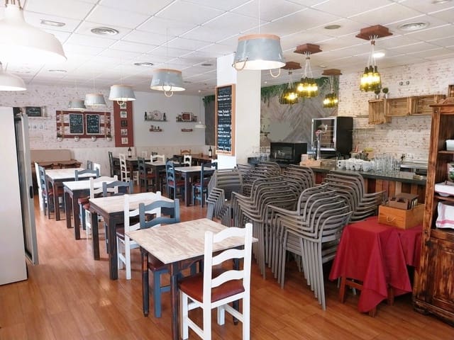 Ravintola/baari myytävänä paikassa La Cala de Mijas, Mijas - 59 950 € (Ref: 9491685)