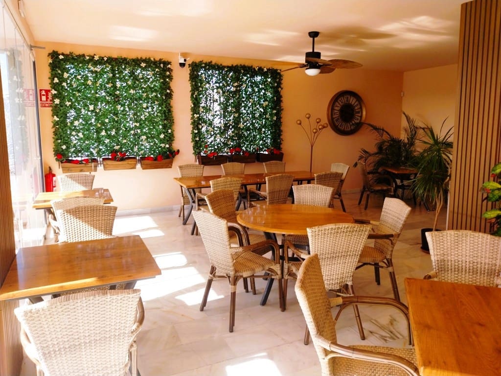 Ravintola/baari myytävänä paikassa Calahonda - 69 950 € (Ref: 9491715)