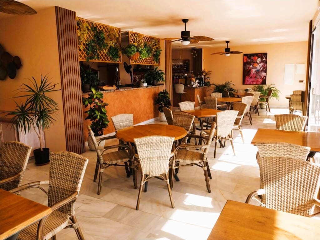 Ravintola/baari myytävänä paikassa Calahonda - 69 950 € (Ref: 9491715)