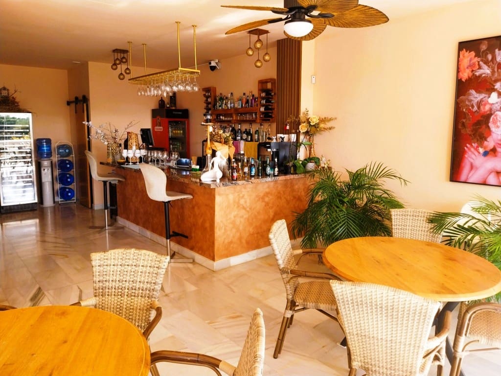 Ravintola/baari myytävänä paikassa Calahonda - 69 950 € (Ref: 9491715)