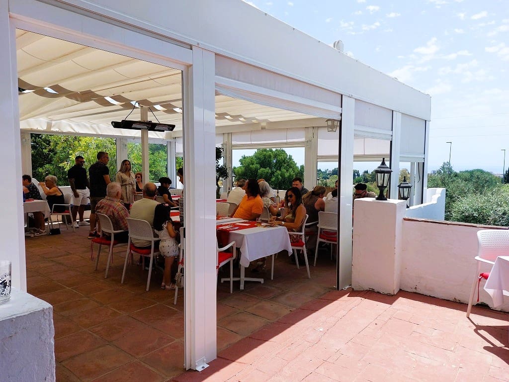 Ravintola/baari myytävänä paikassa Mijas mukana 
autotalli - 89 950 € (Ref: 9491725)