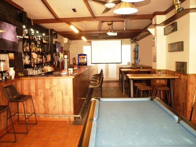 Ravintola/baari myytävänä paikassa Los Boliches , Fuengirola - 44 950 € (Ref: 9495131)