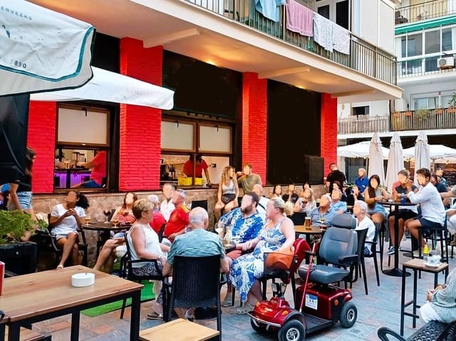 Ravintola/baari myytävänä paikassa Los Boliches , Fuengirola - 47 950 € (Ref: 9495132)