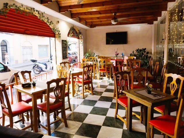 Ravintola/baari myytävänä paikassa Los Boliches , Fuengirola - 47 950 € (Ref: 9495303)