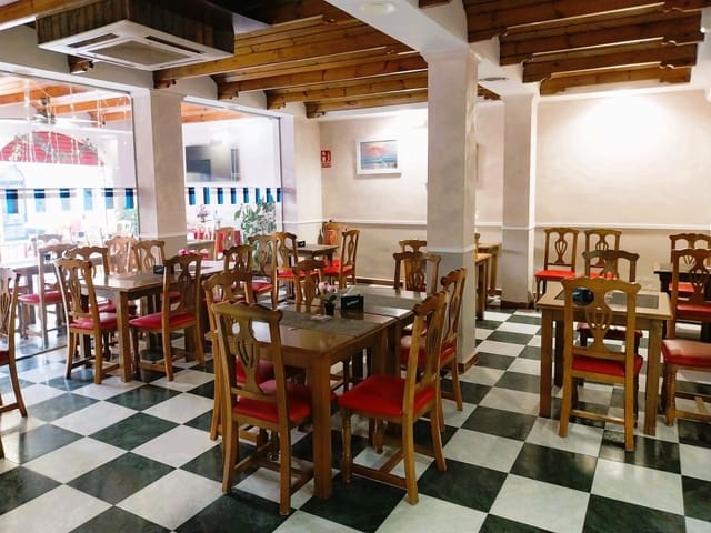 Ravintola/baari myytävänä paikassa Los Boliches , Fuengirola - 47 950 € (Ref: 9495303)