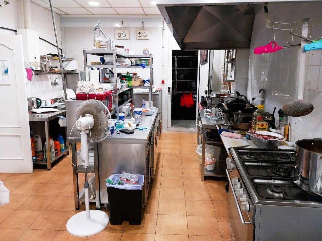 Ravintola/baari myytävänä paikassa Fuengirola - 47 950 € (Ref: 9495303)