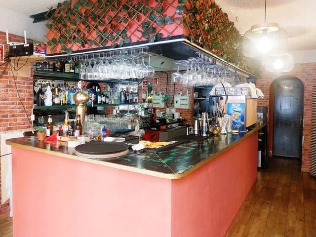 Ravintola/baari myytävänä paikassa Fuengirola - 54 950 € (Ref: 9495488)