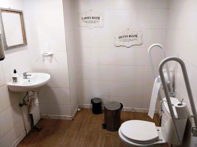 Ravintola/baari myytävänä paikassa Los Boliches , Fuengirola - 62 950 € (Ref: 9495491)