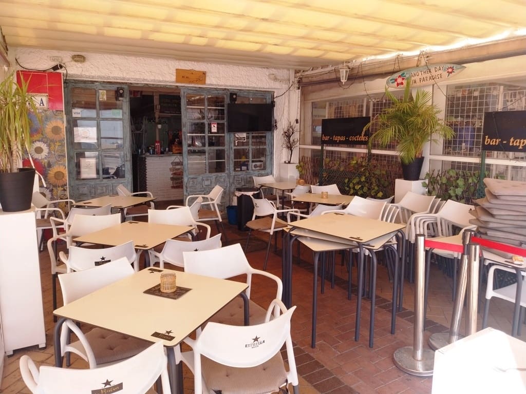Ravintola/baari myytävänä paikassa Fuengirola - 62 950 € (Ref: 9495491)