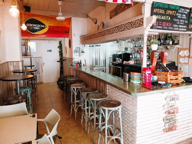 Ravintola/baari myytävänä paikassa Los Boliches , Fuengirola - 62 950 € (Ref: 9495491)