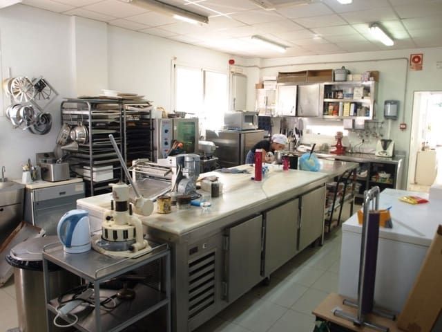 Restaurant/Bar til salgs i Fuengirola - € 74 950 (Ref: 9495499)