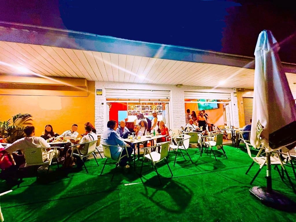 Bar/Restaurant zu verkaufen in Fuengirola - 37.950 € (Ref: 9502990)