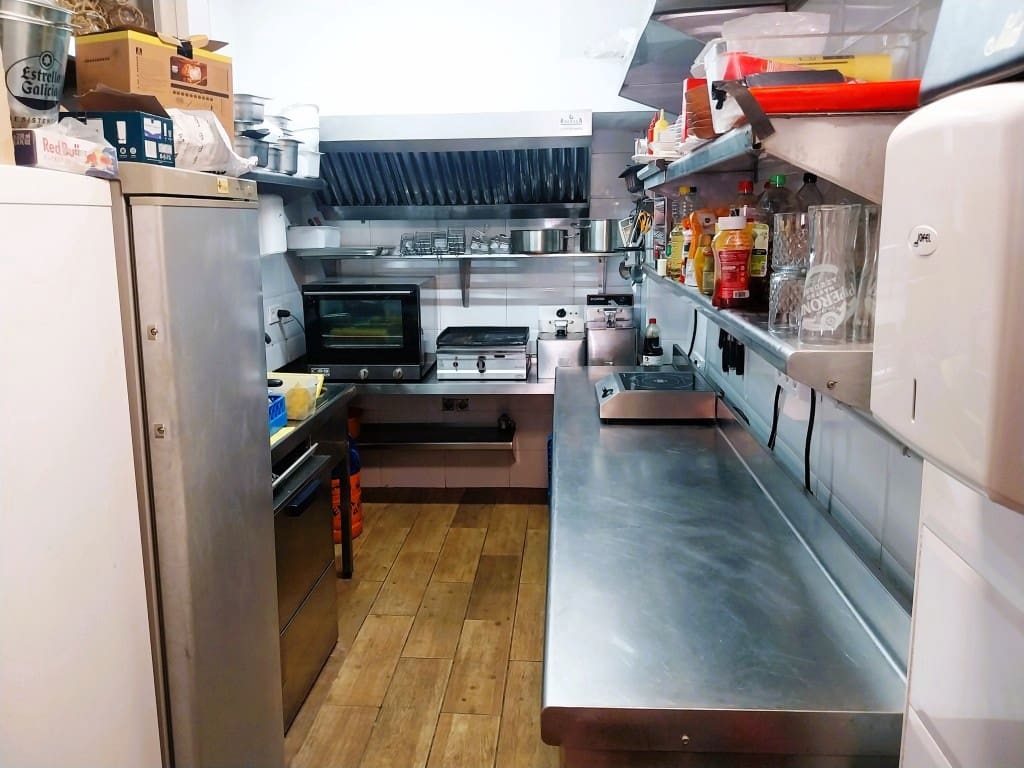 Bar/Restaurant zu verkaufen in Fuengirola - 99.950 € (Ref: 9502996)