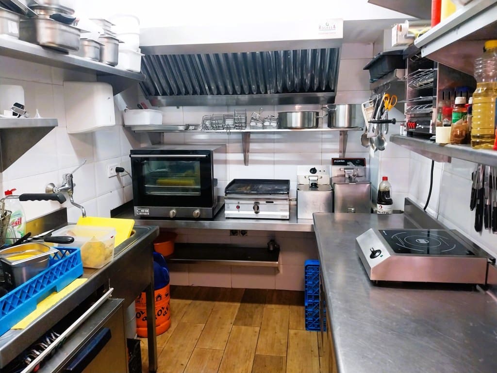 Bar/Restaurant zu verkaufen in Fuengirola - 99.950 € (Ref: 9502996)