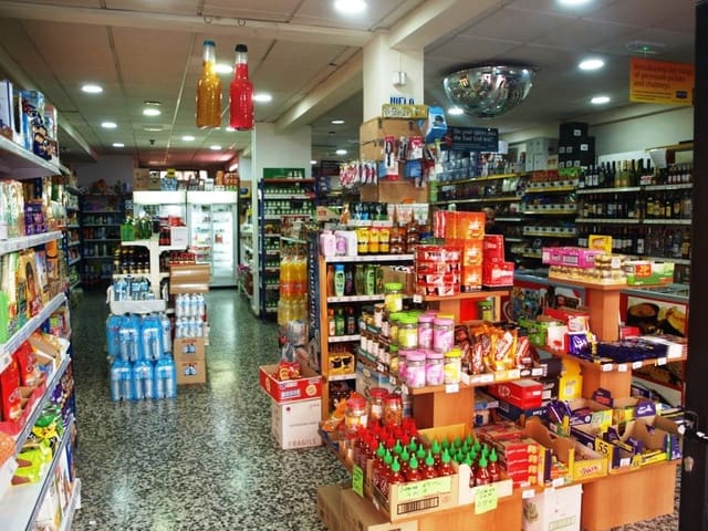 Shop for sale in Fuengirola - € 114,950 (Ref: 9503133)