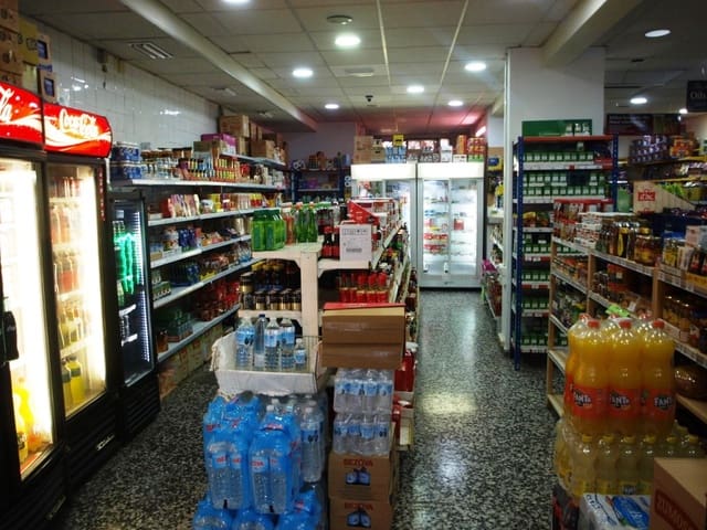 Shop for sale in Fuengirola - € 114,950 (Ref: 9503133)