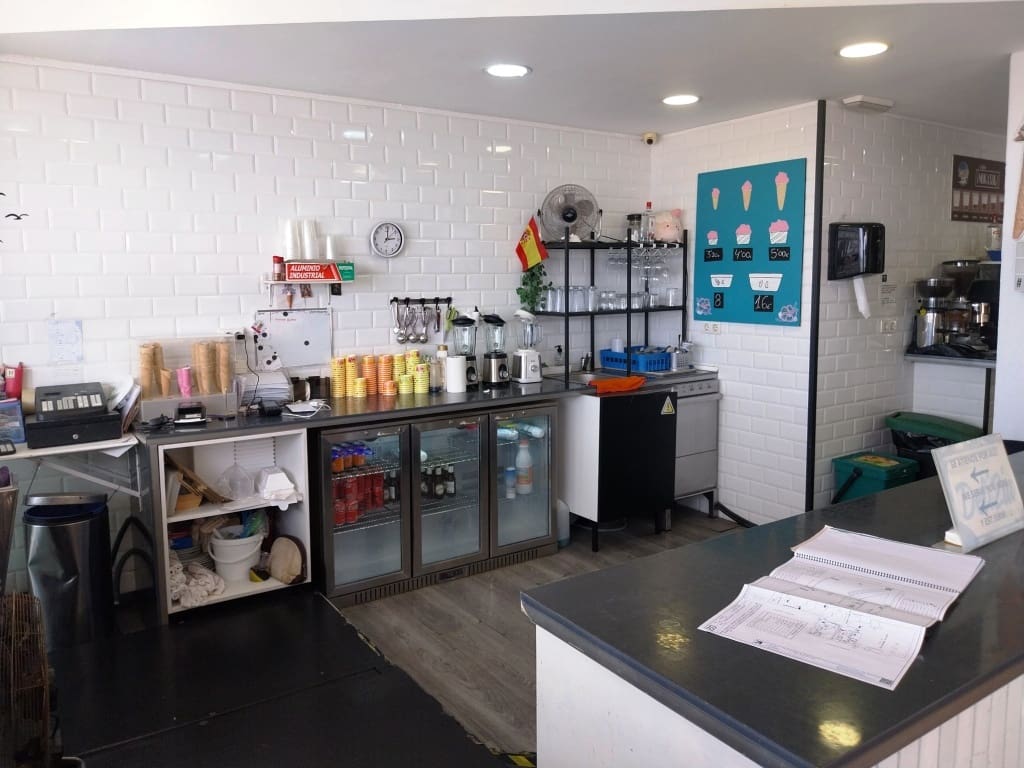 Ravintola/baari myytävänä paikassa Fuengirola - 235 000 € (Ref: 9510176)