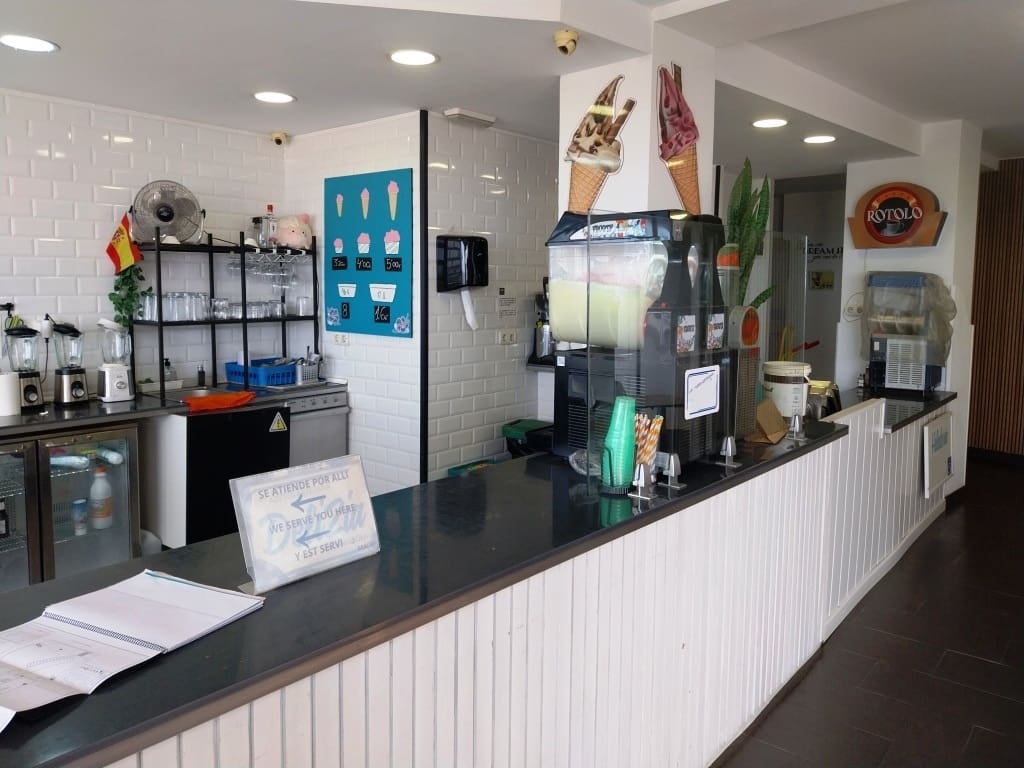 Ravintola/baari myytävänä paikassa Fuengirola - 235 000 € (Ref: 9510176)