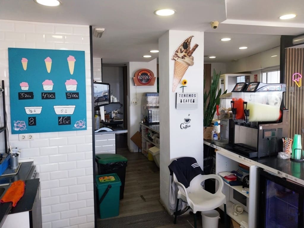 Ravintola/baari myytävänä paikassa Fuengirola - 235 000 € (Ref: 9510176)